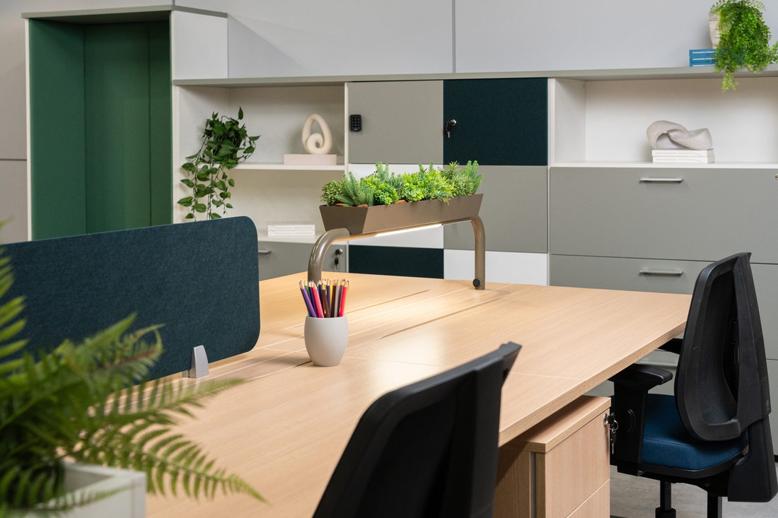 Ambiente de trabalho com mobiliário Motiva Móveis